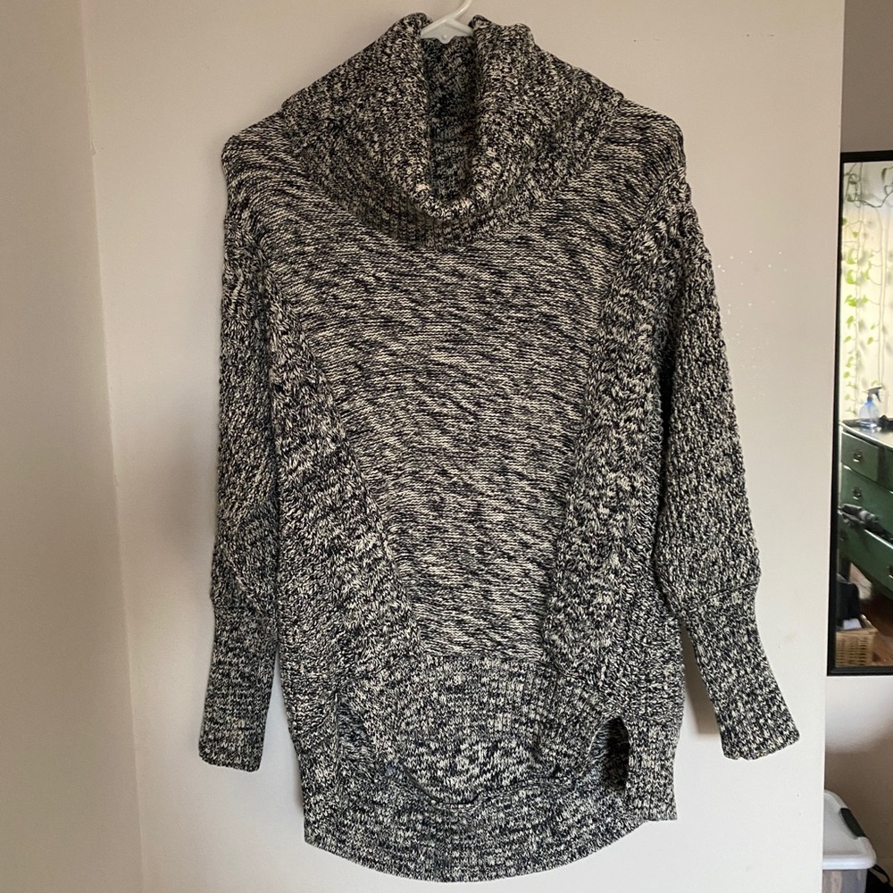 Chunky sweater with removable turtleneck